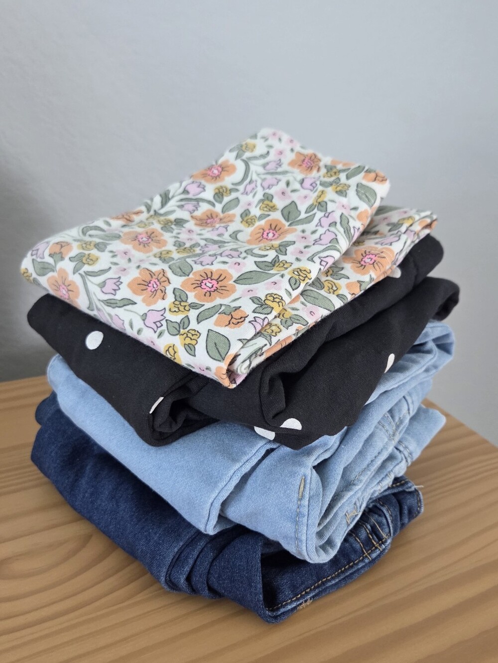 H&M*Cat&Jack*Place*Crazy 8* Bottom Girl 4 pcs bundle Size 5T To 6T Jeans Leggins